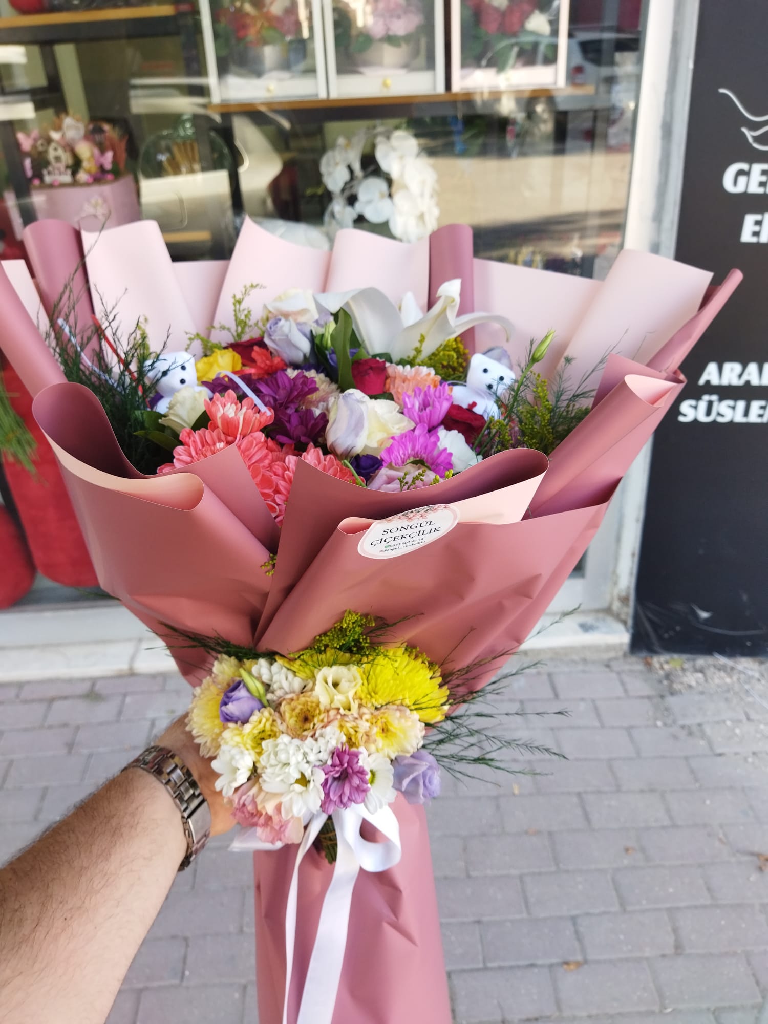Lilyum Karışık Güllü Buket