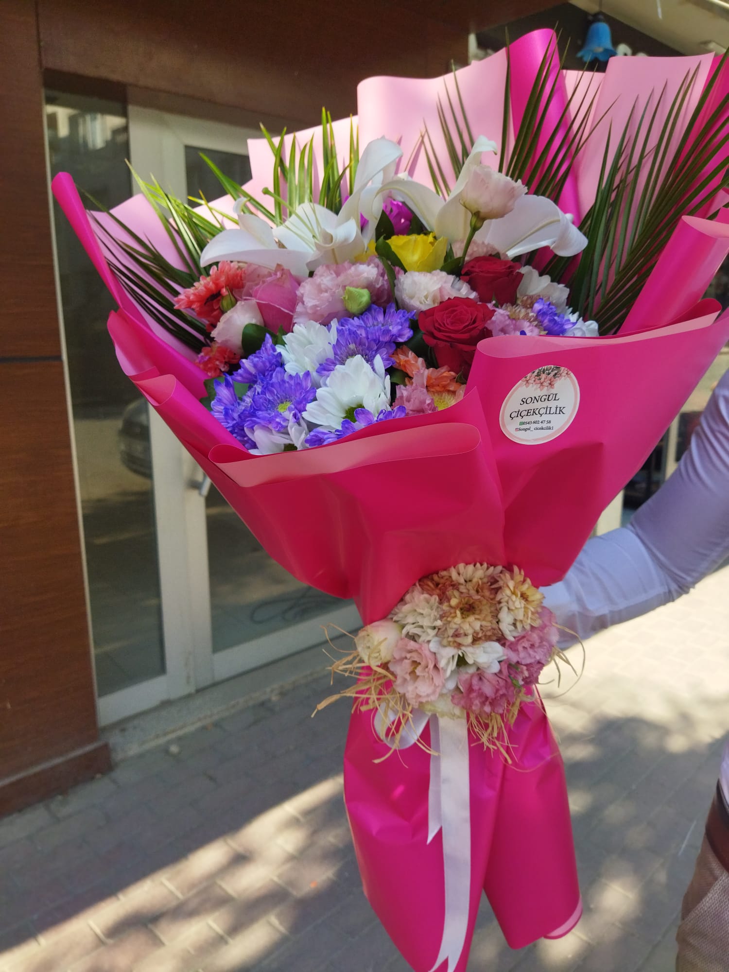 Lilyum Karışık Güllü Buket